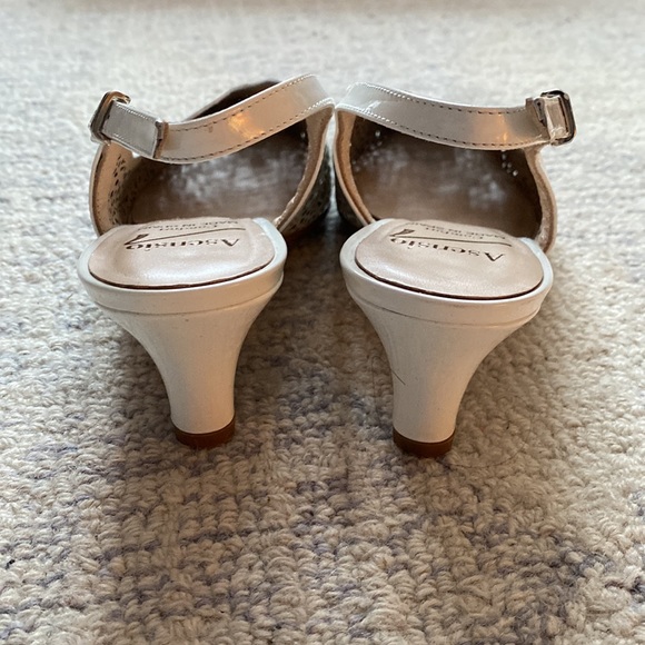 Vintage Kitten heel cutout patent leather - Picture 5 of 8